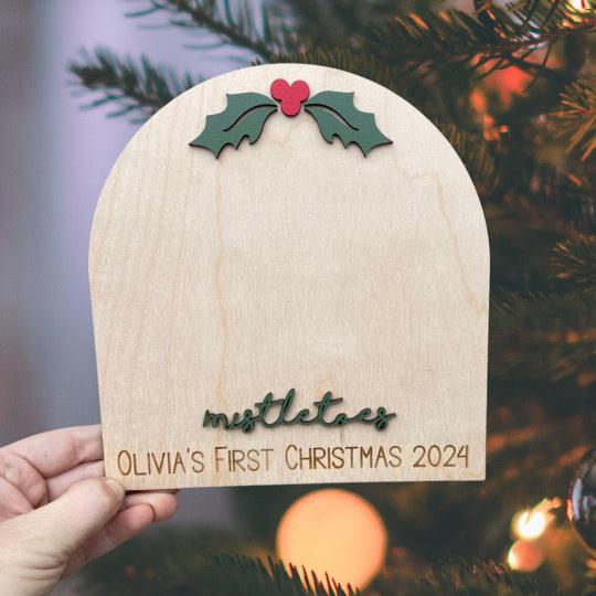 baby footprint mistletoe craft